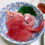 ゆたか食堂 - 奥側・恵比寿鯛、手前・鮪