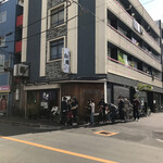 讃岐うどん 白庵 - 店を出る頃には、約10人待ち