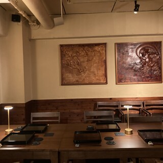 全12席のご用意。ノスタルジックな店内で、すてきなひとときを。