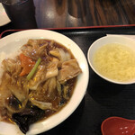 珉珉 - 五目あんかけ丼と中華卵スープ