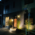 189778558 - ◎東京築地本願寺の裏手の住宅街にひっそり佇む『六寛』。