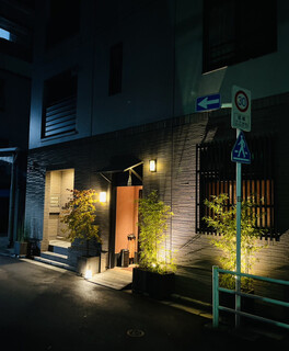 Rokkan - ◎東京築地本願寺の裏手の住宅街にひっそり佇む『六寛』。