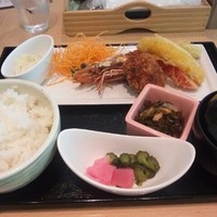 Trattoria VICINO - 海老、ホタテ、季節の野菜フライ盛り合わせ（\980）