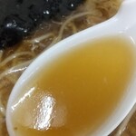 支那ソバ かづ屋 - スープの感じ