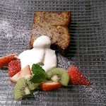 トラットリアティヴィビー - ヘーゼルナッツとリコッタチーズのトルタ(\500)