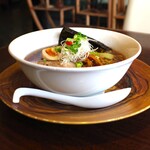 上海ヌードル 珊 - 醤油光麺