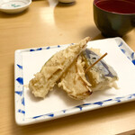 天ぷら よこい - ●三皿目
      ・玉ねぎ
      ・茄子
      ・カボチャ
      ・ヤングコーン