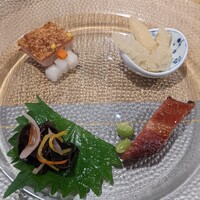 CANTON8 銀座店 - 前菜とパリパリ叉焼、ローストダック