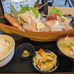 Sakura Suisan - 豪勢な活魚定食1580円！