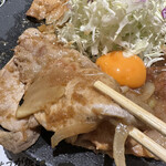 しょうが焼きBaKa 神保町本店 - 厚みのある特上ロース肉です