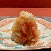 Ji-Cube - トマトと海老の和え物
                    前菜一品目は海老のトマト甘酢和え、スタートから美味しいのが来ましたね！
                    海老の火入れが絶妙、プリリとしてます♪
                    大根おろしにたっぷり甘酢が染みて、海老に良く馴染んでいます！