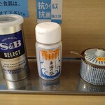 中華そば 多賀野 - 卓上調味料