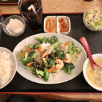 Genshou - 海鮮とブロッコリー炒めランチ¥968