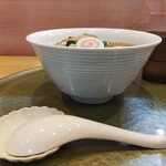 中華そば 深緑 - 黒出汁(知床鶏、もろみポーク【3枚】) 1,600円 ♪