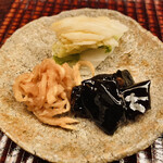 緒方 - 【写真㉙】お漬物(木耳、切干すぐき、白菜)