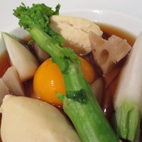 レストランひらまつ 博多 - 卵黄は冷凍を解凍されたもの。面白い食感