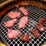 焼肉菜包 朴然 - じゅー