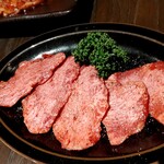 焼肉菜包 朴然 - 上牛タン塩　1,207円