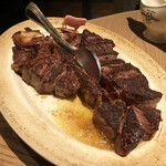 Peter Luger Steak House Tokyo - 2．プライムグレードのドライエイジドTボーンステーキ