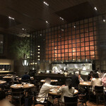 Peter Luger Steak House Tokyo - 店内