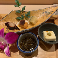 赤坂 鮨 ふくなが - つまみ5種 ミニシリーズ。子持ち昆布、あん肝に奈良漬け、蛸の小豆煮、湯葉、岩もずく