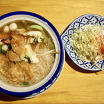 ナムチャイ - 極細米麺のラーメン