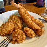 とわいらいと - 角度を変えてみて①。コロンとしたのはホタテ３個＋オマケ。四角いのはイカでした。