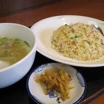 東亜食堂 - 炒飯と水餃子のセット