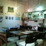 イーマサラ - 落ち着く店内。