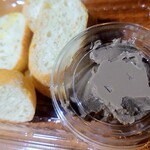 カフェアンドバー チェルキオ - 料理写真:レバーペーストをテイクアウトしました、味は普通かな？