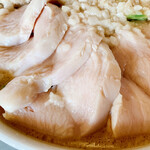 麺屋　たか - 柔らかくジューシーな鶏むねチャーシュー
