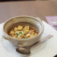 ビュッフェ＆カフェレストラン ナイト＆デイ - 土鍋入り麻婆豆腐