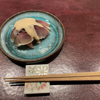 りょうりや 御旅屋 - 付き出しは鯖胡麻酢掛け