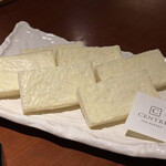 蕃 YORONIKU - セントルザベーカリーの食パン