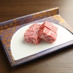 Yakiniku Taiga - 噛むと肉汁がジュワッ！「特選リブロース角切り」