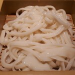 Suizan - うどん　端っこは平たくなっています