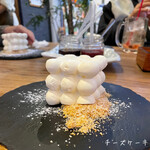 Hachidaime Fushimi Souundou - SNOWなんとかという名前のチーズケーキ、おいしい！