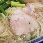 塩そば専門店 桑ばら - 大葉背脂MIX雲呑そば