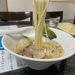 ラーメン香華 - 古平製麺さんの全粒粉細麺