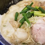 塩そば専門店 桑ばら - 大葉背脂MIX雲呑そば