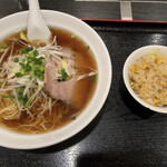 萬豊園 - ランチ醤油ラーメン+半炒飯セット750円