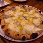 ピッツェリア パーレンテッシ - ⚫クアットウロ・フォルマッジ