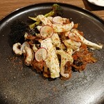 築地 BistroMasa - 白いかと真蛸の香草バター炒め