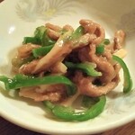 龍燕 - 青椒牛肉絲（取り分けました）