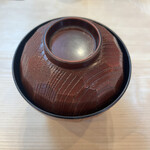 松寿司 - ホッとする赤だし。