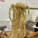 らー麺　Do・Ni・Bo - ちぢれ太麺をリフトUP⤴️