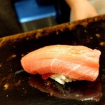 すし丈 - 鮪　トロと赤身の2枚付け