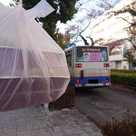 桃苑 - 日立電鉄と２ショット