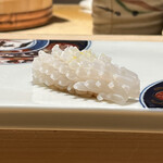 Sushi Fujirou - 長崎産白いかの握りは芸術品