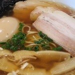 ルースター - 醤油チャーシュー麺アップ